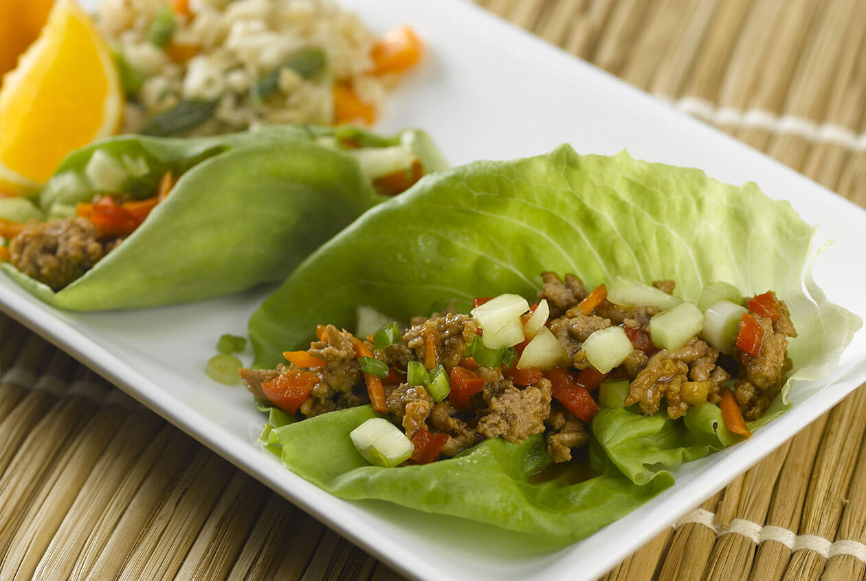 Tacos de lechuga con pollo